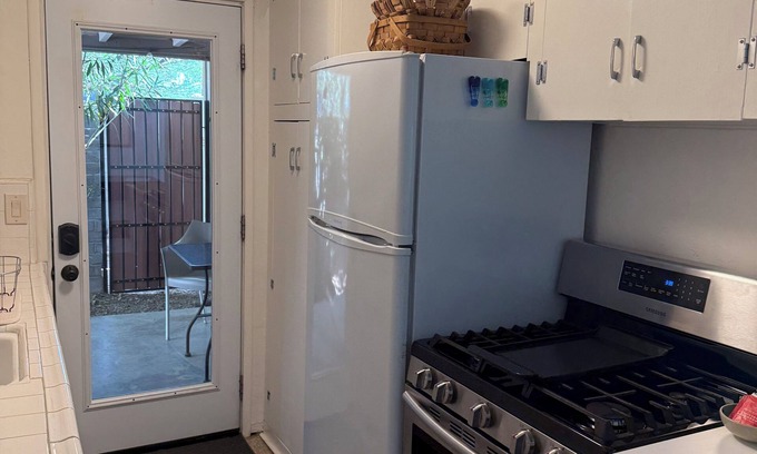 Encanto Casa | Entire Bungalow Located in Midtown Phoenix! Minutes off of the I10,