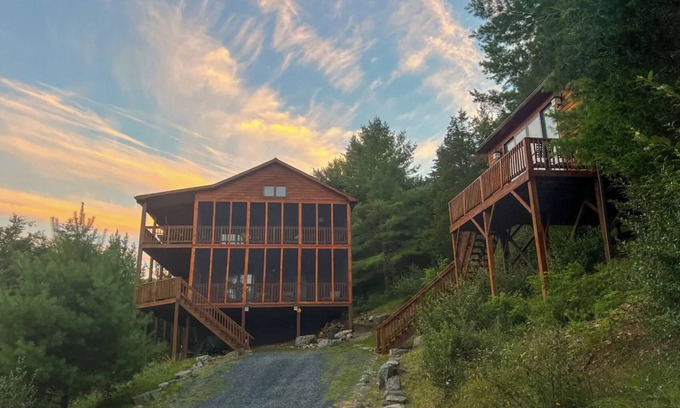 Lost River Cabina | Entire Cabin in Lost River w/ fire pit + pet friendly!