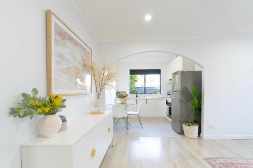 Brunswick Casa | Entire Charming Periodic Victorian House in Prime Brunswick Location