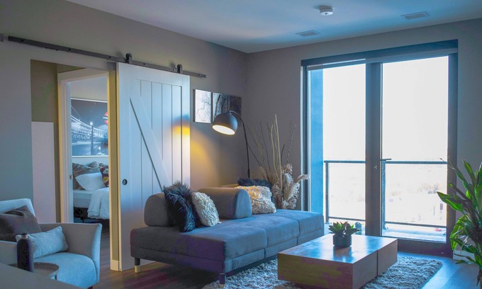 Kitchener Condominio | Entire condominium (condo) hosted by Ashish