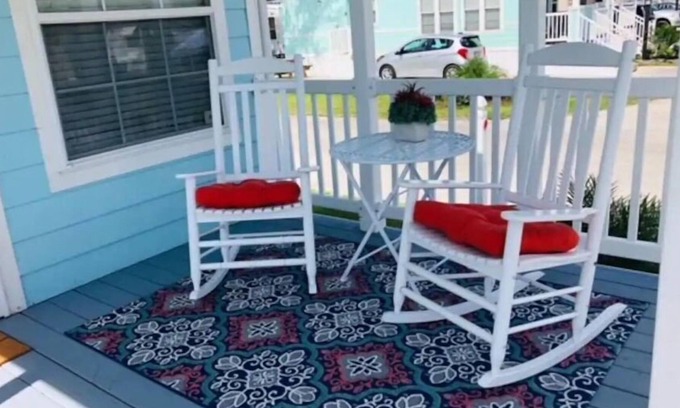 Kissimmee Cabaña | Entire cottage for 5, close to Disney, Universal! - Bitty Belle