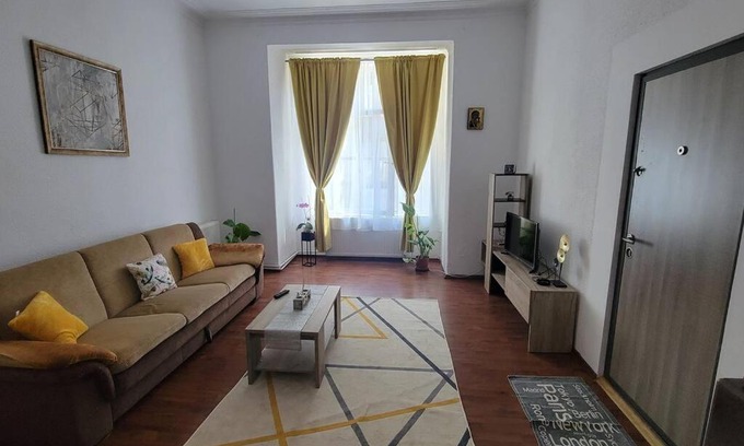 Bucharest City-Centre Casa | Entire cozy, apartment in sect. 2, villa