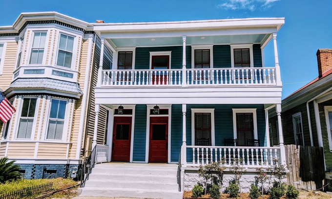 Thomas Square Casa | Duplex completo en el distrito de Starland
