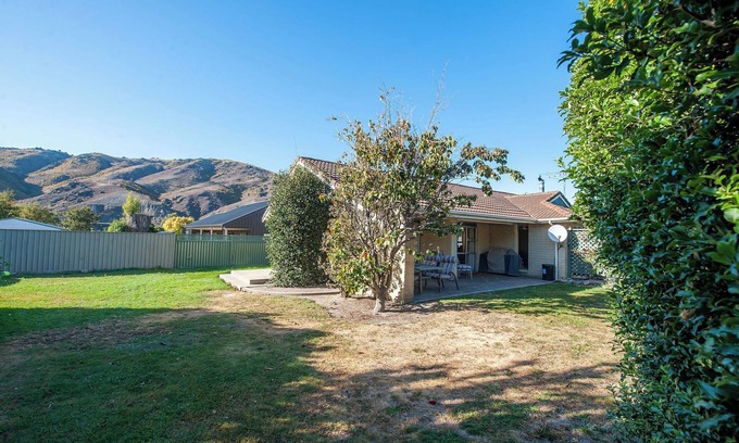 Lowburn Casa | Entire Holiday Home! Great large private space