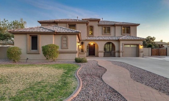 Glendale Casa | Entire Home by Westgate