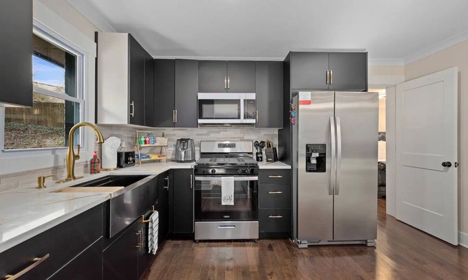 Decatur Casa | Entire home in Decatur-sleeps 10