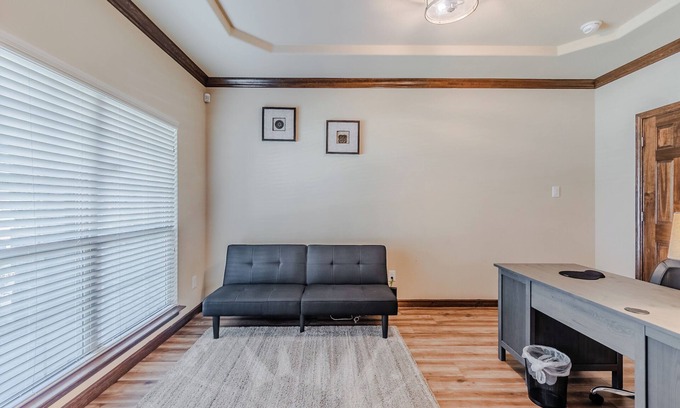 South Arlington Casa | Entire home in Grand Prairie, Texas, United States with EV Charger - level 2