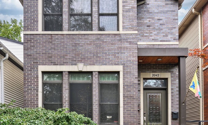 Palmer Square Casa | Entire Home in Historic Logan Square with private backyard, parking available.