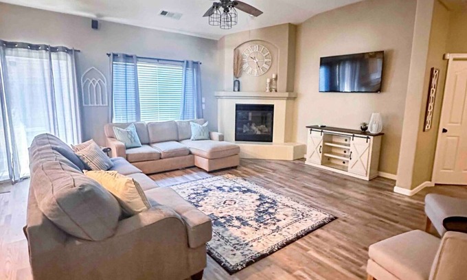 Tulare Casa | Entire Home Near the World Ag Expo