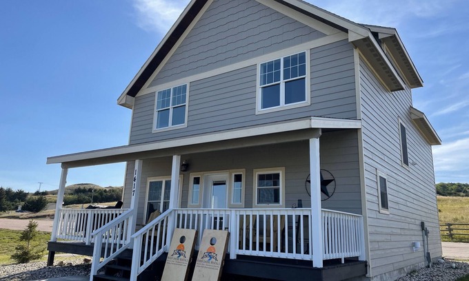 Chamberlain Casa | Entire home steps from the Missouri River!