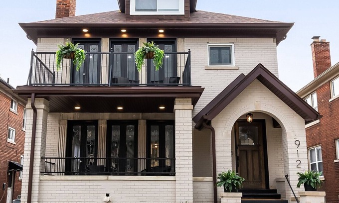 Grosse Pointe Casa | Entire home in Grosse Pointe Park ... Welcome to the MotorcityBnB!