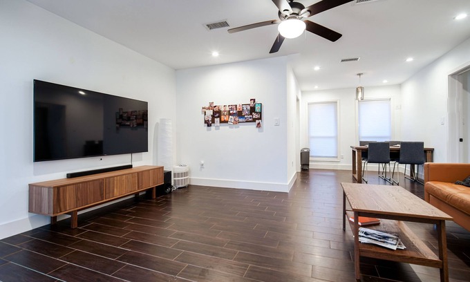 Garden Oaks Casa | Entire Home
