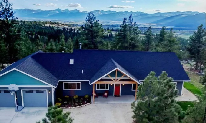 Stevensville Casa | Entire Home with 180 degree Mountain Views of the Bitterroot