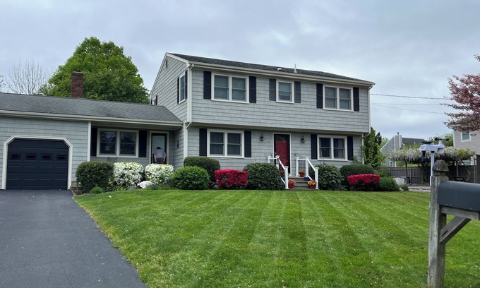Portsmouth Casa | Entire Home with Pickleball Court - Portsmouth