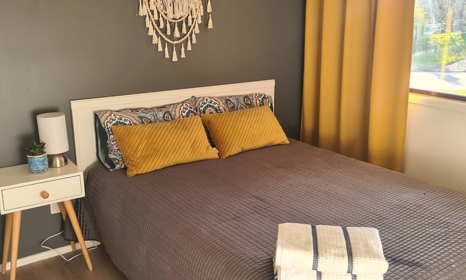 Springwood Casa | Entire house between Brisbane and Gold Cast