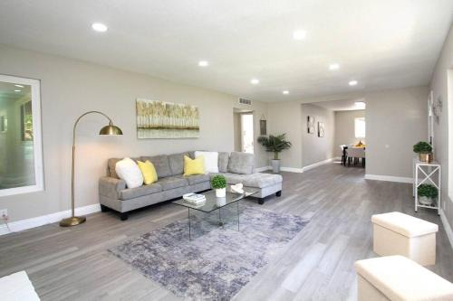 Raisin Casa | Entire House in Old Fig Garden