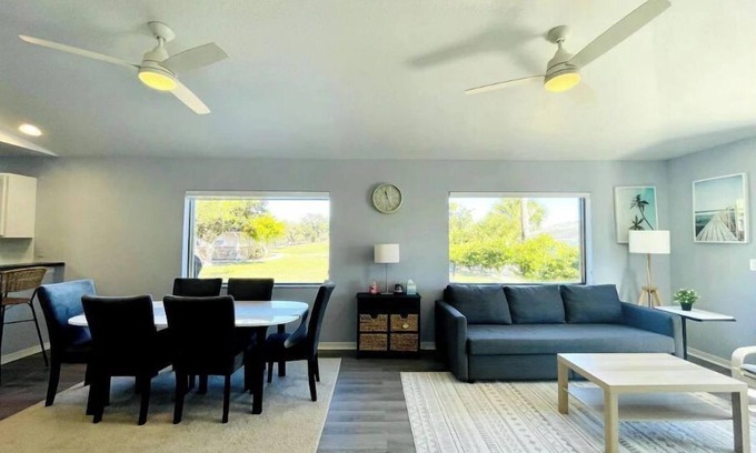 Lake Mary Casa | Entire House - King Bed Suite & Golf Course View