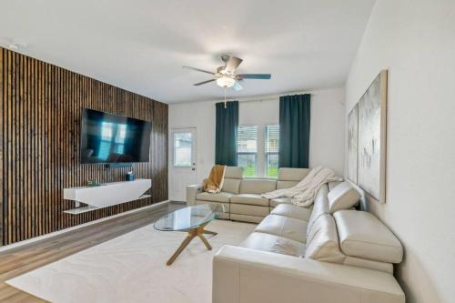 Del Valle Casa | Entire house near airport & COTA