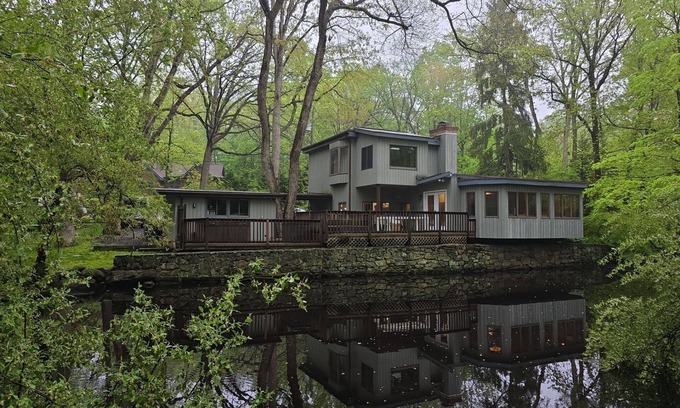 Norwalk Casa | Entire House on Scenic Estate with Private Pond in Exclusive Neighborhood