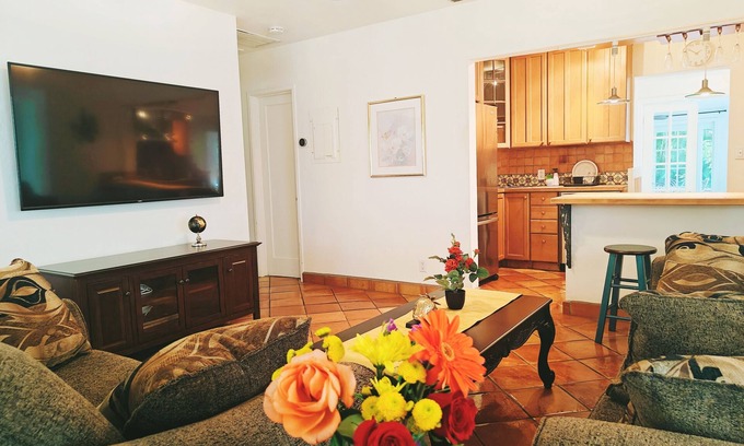 Central Fort Lauderdale Casa | Entire house with backyard in heart of downtown Fort Lauderdale