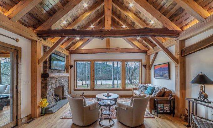 Rockbridge Baths Cabaña | Entire luxurious cottage in Rockbridge Baths, Virginia