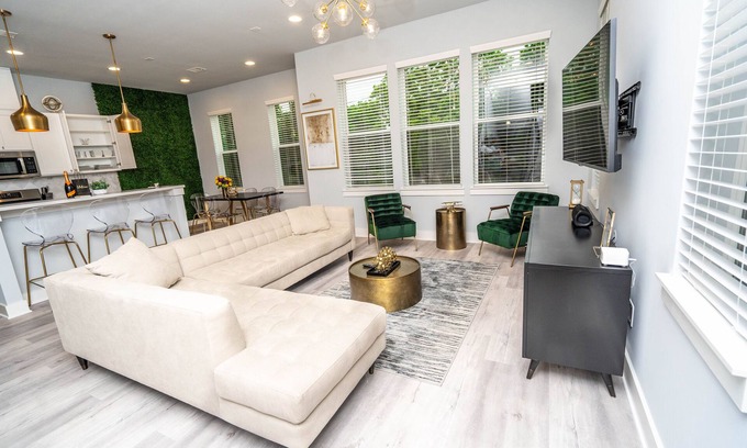 OST - South Union Casa | Entire Luxury Townhome |NRG| Med Center| Downtown