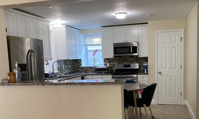 Manayunk Casa | Entire minimalism style 3 bedroom single house in bala cynwyd no cleaning fee