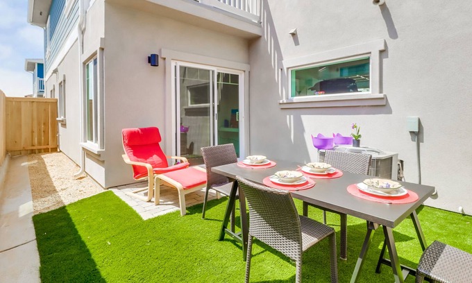 Imperial Beach Casa | Entire Modern 3BR Home w Garage 5-min to the Beach, 15-min to San Diego Downtown