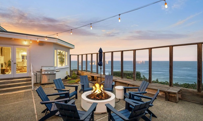 Montara Casa | Entire Oceanfront Home – Breathtaking 180° Views Near San Francisco