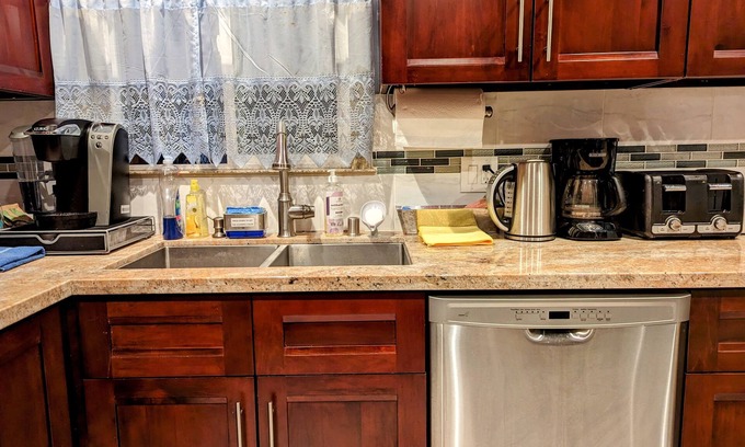 Daly City Casa | Entire Private 2nd Floor - 6 family members enjoying home! Free 1 car parking
