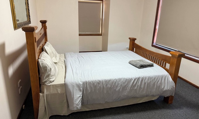 Somerville Casa | Entire Residential 6/2 bedroom, 2 storey house with swimming pool
