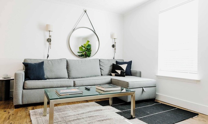 Music Row Apartamento | Entire Top Floor of Suites of the Vinyl Sleeps 16 On Music Row