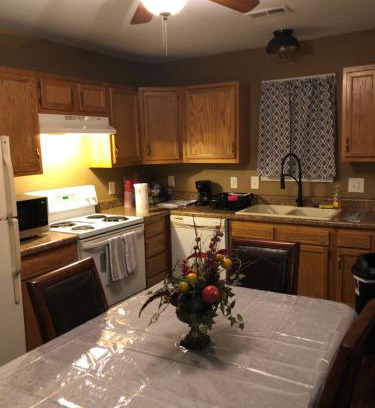 Winston - Salem Casa | Entire townhome available near nice park library and shopping