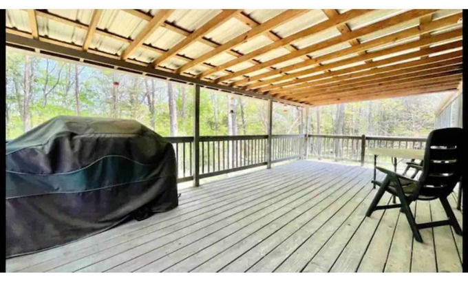 Bronston Casa | Entire vacation home hosted by Lori