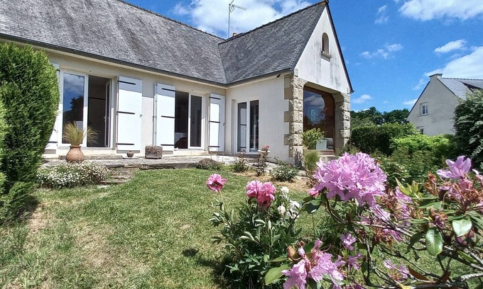 Plelan-le-Petit Casa | CASA AMPLIA Y CALIENTE