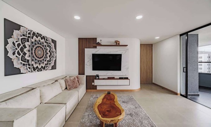 Buenos Aires Apartamento | EP| Modern 2 BR W/Workspace, Views, Pool, Gym