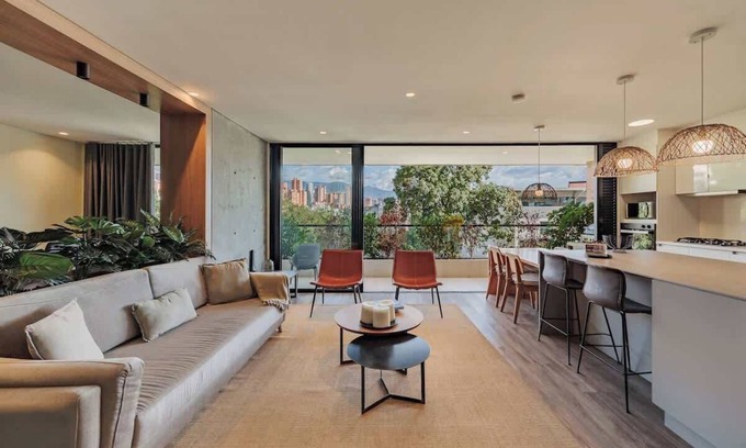 Lalinde Apartamento | |EP| Spacious Apt W/Desk, Balcony, pool/ Views