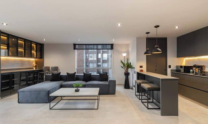 Lalinde Apartamento | |EP| Spacious Apt with AC, Workspace, Views