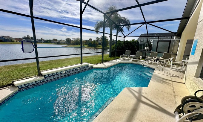 Eagle Pointe South Villa | EP1015SEL - 4 bedrooms - 8 guests pool home on a lake