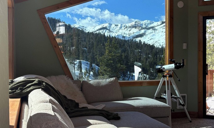 Alpine Meadows Casa | Epic Alpine Meadows Views! Newly Remodeled Home with Hot Tub