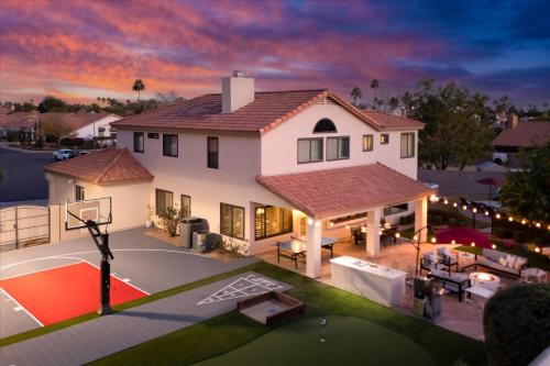 Paradise Park Vista Casa | Epic Family Home Pool Slide Putt Putt Theatre Room