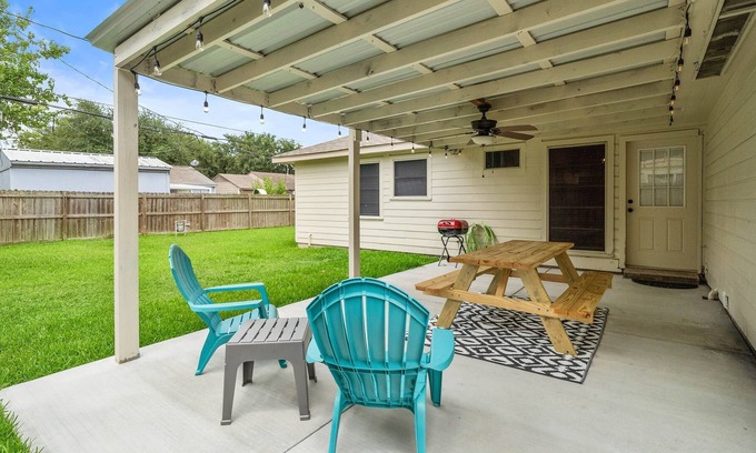 Pasadena Casa | ⭐️ 🌟⭐️ 🌟 🌟🏠 Epic Game Room WIFI ❤️ Covered Back Patio 🏠 Smart TV's every room Fu