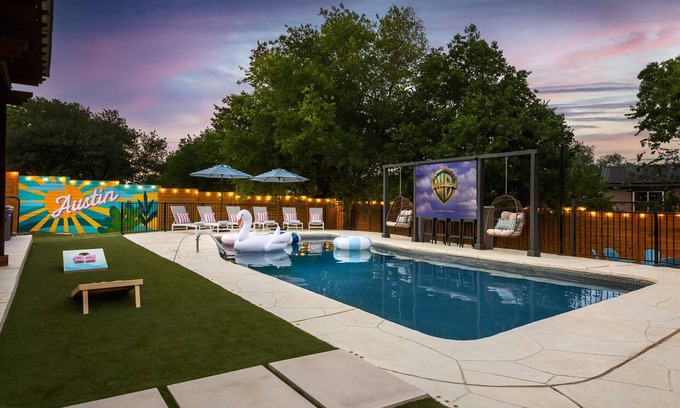 Gracywoods Casa | Pool, Hot Tub, Fire Pit, Karaoke, Game Room, Movie