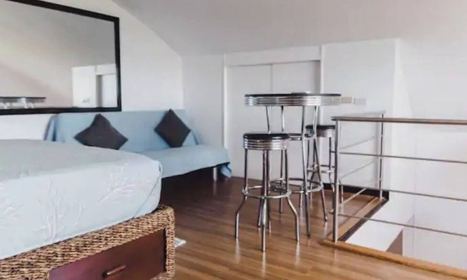 Mactan Export Processing Zone Condominio | Epic Loft ⭐| 5min to Airport | ♥ Food | ⚡Wifi | TV