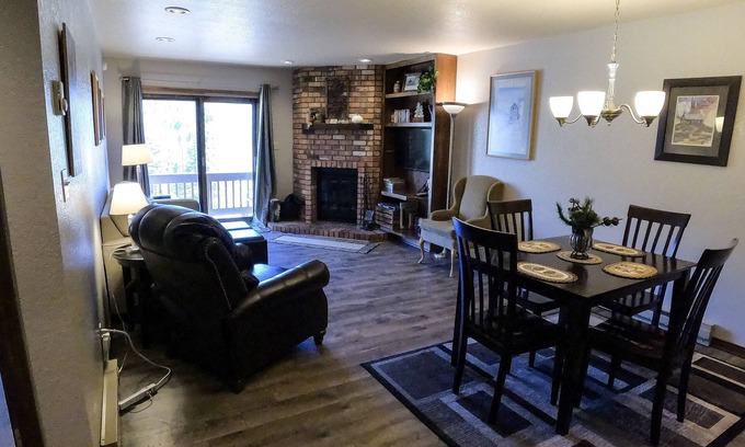 Purgatory Condominio | Epic Mountain Views! 2 Miles North of Purgatory! Heated Pool !