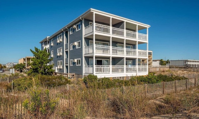 Midtown Ocean City Casa | EPIC RENOVATED PENTHOUSE Direct Oceanfront Huge Balcony View