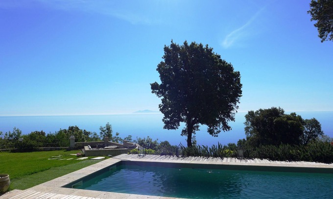 Brando Casa | gran villa tranquila y encantadora, amplio jardín con árboles, piscina, magnífica vista
