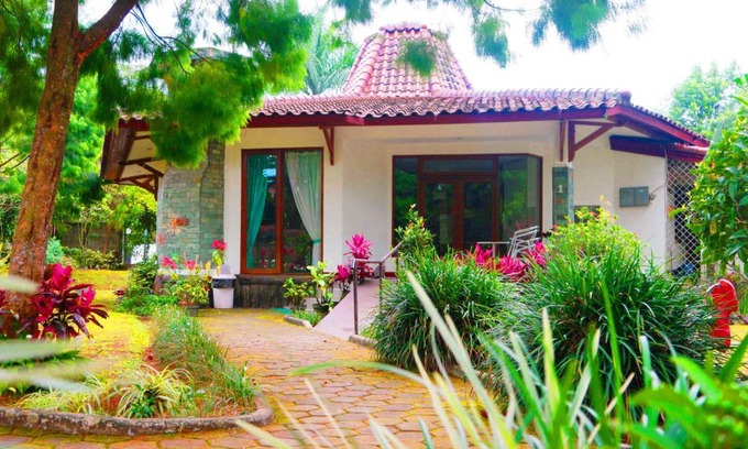 Bogor Tengah Cabina | Erema Village