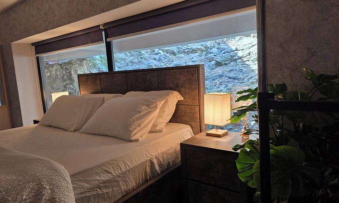 Tbilisi Apartamento | ERIC Room Service Tbilisi | Jacuzzi spa room