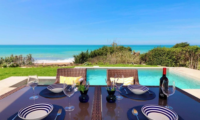 Cabo Roche Casa | Erste Meeres Linie Ferienhaus mit Garten, Pool und Privatem Strandzugang